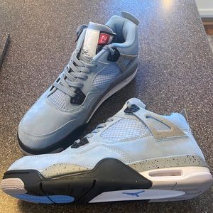 Air Jordan 4 Retro ‘University Blue’